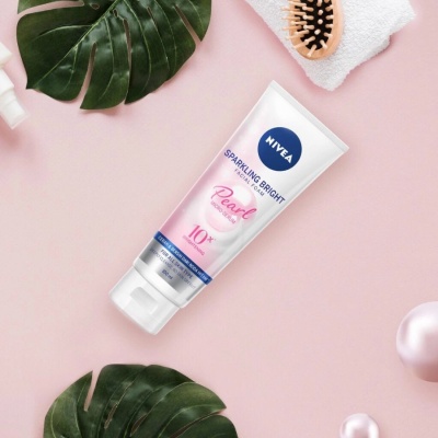 nivea-sparkling-bright-pearl-face-cleanser-4